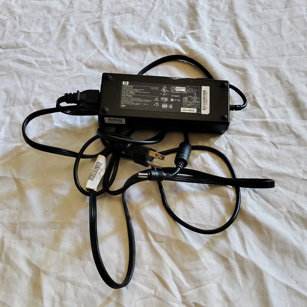 HP Black Charging Adapter